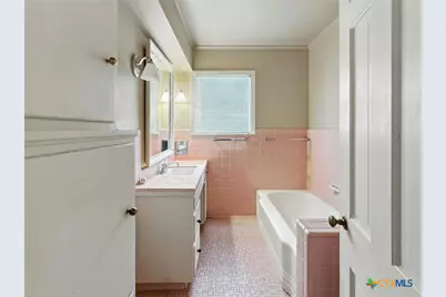 700 Park Street, Gatesville, TX 76528 - Photo 14