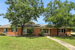700 Park St, Gatesville, TX 76528 - Photo 2