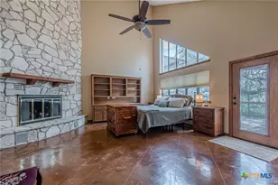 560 Bluff Ridge Ct, New Braunfels, TX 78132 - Photo 20