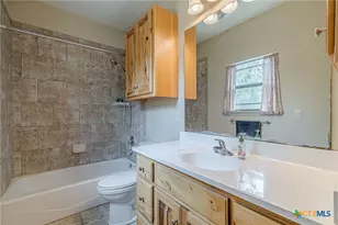 560 Bluff Ridge Ct, New Braunfels, TX 78132 - Photo 42