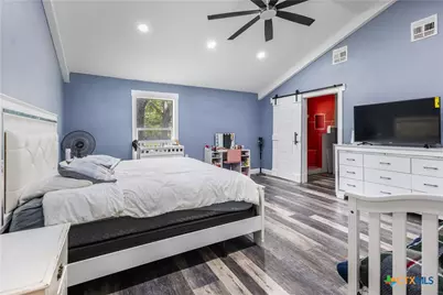 219 Burt, Yoakum, TX 77995 - Photo 14