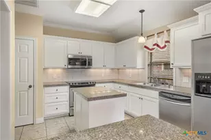 322 Green Gable Dr, Victoria, TX 77904 - Photo 8