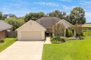 322 Green Gable Dr, Victoria, TX 77904 - Photo 1