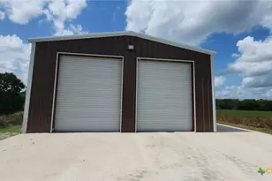 2224 Levee Rd, Bloomington, TX 77951 - Photo 4