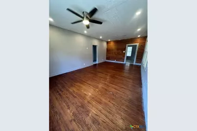 330 Adams Street, Seguin, TX 78155 - Photo 2
