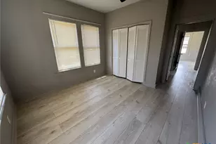 330 Adams St, Seguin, TX 78155 - Photo 8