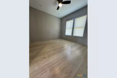 330 Adams Street, Seguin, TX 78155 - Photo 6