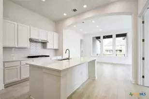 340 Fountain Grass Dr, San Marcos, TX 78666 - Photo 2