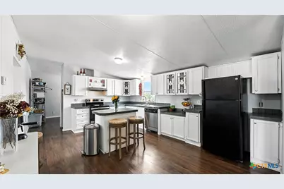 240 Broward Avenue, Marion, TX 78124 - Photo 8