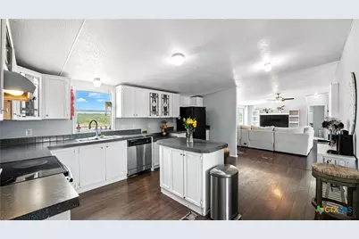 240 Broward Avenue, Marion, TX 78124 - Photo 14