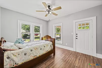 617 N Beal Street, Belton, TX 76513 - Photo 8