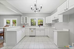 617 N Beal St, Belton, TX 76513 - Photo 1