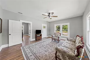 617 N Beal St, Belton, TX 76513 - Photo 12