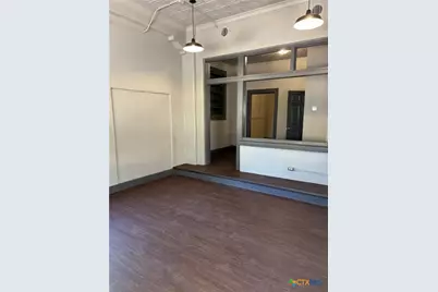 753 N Austin Street, Seguin, TX 78155 - Photo 4