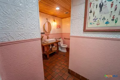 102 S Main Street, Victoria, TX 77901 - Photo 18