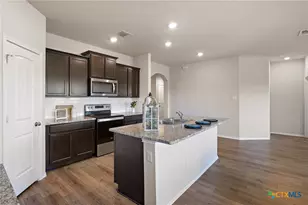 104 Marcel Ct, Taylor, TX 76574 - Photo 10