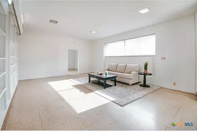 305 N Laurent Street, Victoria, TX 77901 - Photo 6