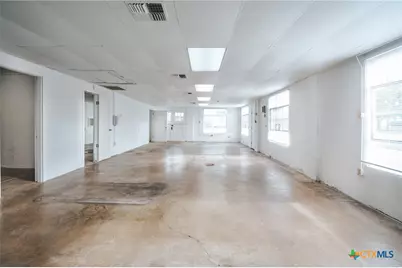 305 N Laurent Street, Victoria, TX 77901 - Photo 26