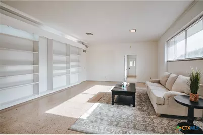 305 N Laurent Street, Victoria, TX 77901 - Photo 4