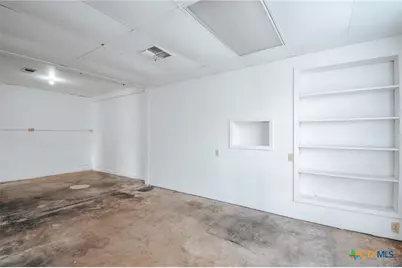 305 N Laurent Street, Victoria, TX 77901 - Photo 30