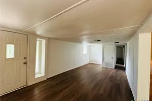 311 Carver St, Edna, TX 77957 - Photo 4