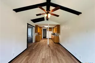 311 Carver St, Edna, TX 77957 - Photo 6