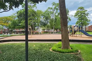 437 Bendwood Dr, Houston, TX 77024 - Photo 40