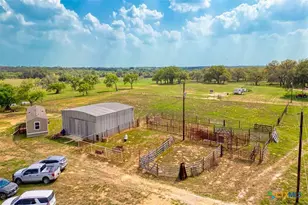 2998 County Rd 302, Floresville, TX 78114 - Photo 6