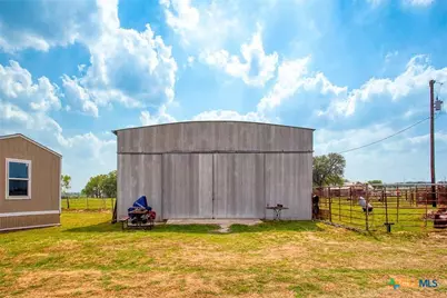 2998 County Road 302, Floresville, TX 78114 - Photo 8