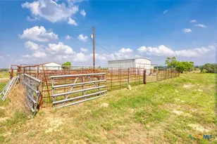 2998 County Rd 302, Floresville, TX 78114 - Photo 14