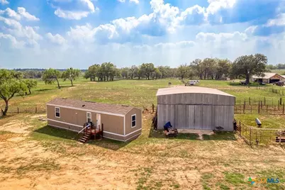 2998 County Road 302, Floresville, TX 78114 - Photo 4
