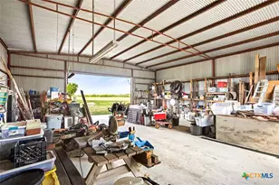 2998 County Rd 302, Floresville, TX 78114 - Photo 10