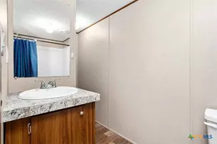 2998 County Rd 302, Floresville, TX 78114 - Photo 26