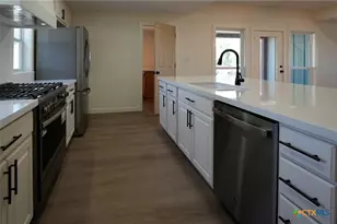 5688 Falke-Heinrich Rd, Schulenburg, TX 78956 - Photo 14