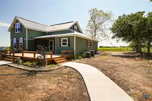 5688 Falke-Heinrich Rd, Schulenburg, TX 78956 - Photo 2