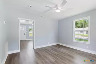 202 S 23rd St, Temple, TX 76504 - Photo 8