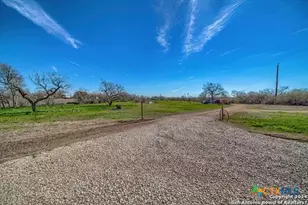 6197 Pfeil Rd, Schertz, TX 78154 - Photo 28