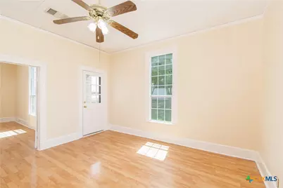 211 W Mesquite Avenue, Rogers, TX 76569 - Photo 12