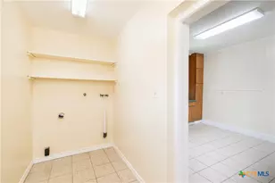 211 W Mesquite Ave, Rogers, TX 76569 - Photo 20