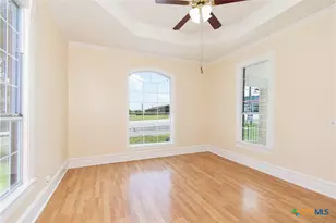 211 W Mesquite Ave, Rogers, TX 76569 - Photo 6