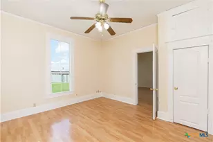 211 W Mesquite Ave, Rogers, TX 76569 - Photo 10