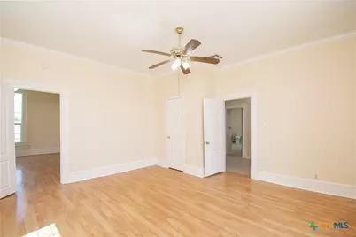 211 W Mesquite Avenue, Rogers, TX 76569 - Photo 8