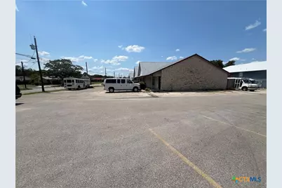 809 M L King Jr Drive, Copperas Cove, TX 76522 - Photo 22