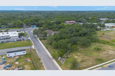 832 E Court Street, Seguin, TX 78155 - Photo 26