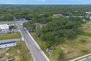 832 E Court St, Seguin, TX 78155 - Photo 26