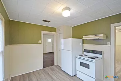 365 E Faust, New Braunfels, TX 78130 - Photo 8