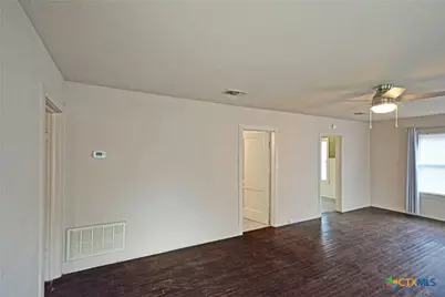 365 E Faust, New Braunfels, TX 78130 - Photo 6