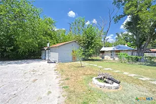 365 E Faust, New Braunfels, TX 78130 - Photo 20