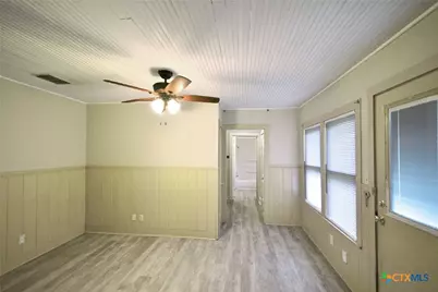 365 E Faust, New Braunfels, TX 78130 - Photo 10