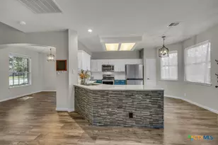 197 Tapwood Ln, Cibolo, TX 78108 - Photo 2